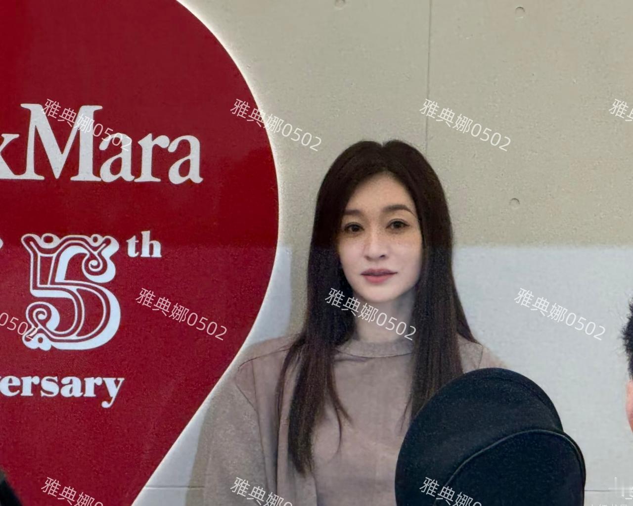 李小冉不上镜，本人比照片上和视频里年轻好看太多了！在沈阳万象城的maxmar