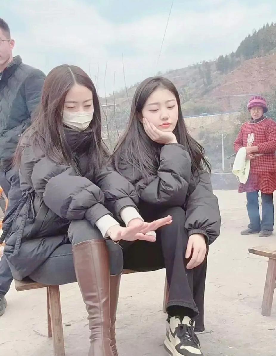 姐姐陪妹妹一起来相亲,说是把把关,这样不太合适吧