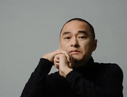 “我就是好色，我当妇科医生，我能光明正大地看女人。”说这句话的人是一位29岁的医