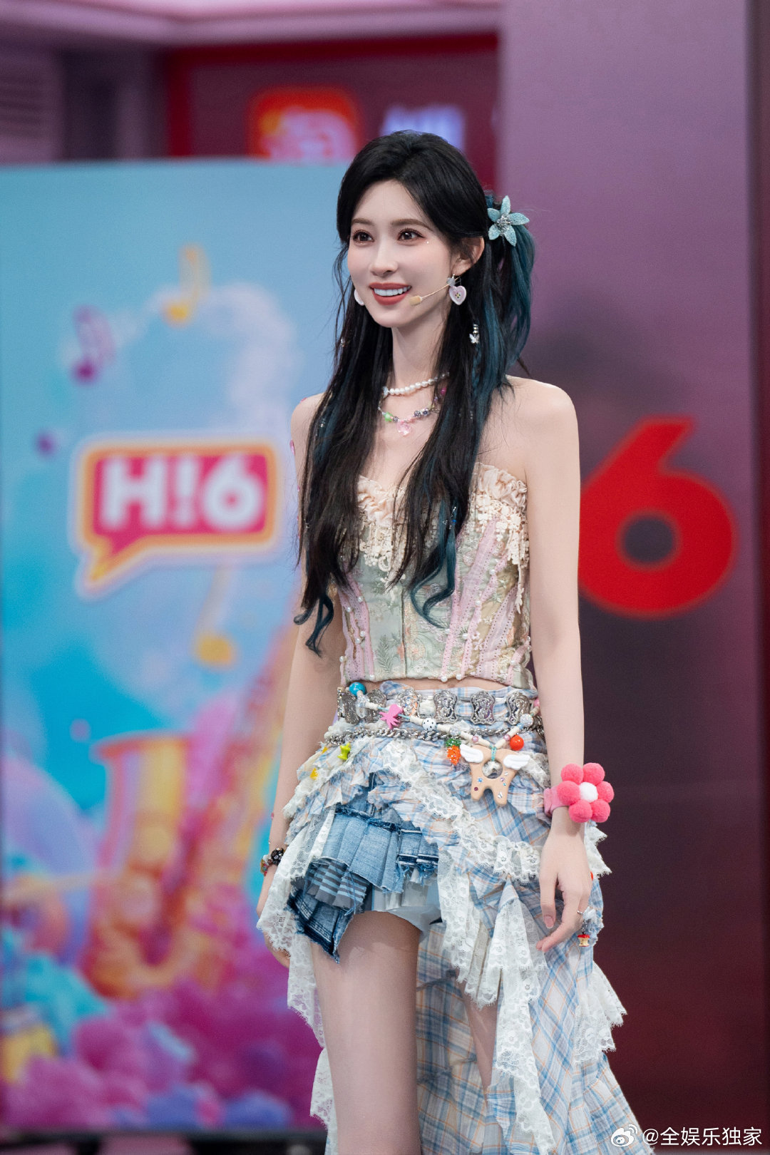 孟子义孟子义小冤家舞台直拍你好星期六舞姿优美就算了，歌声还甜到心窝里，每