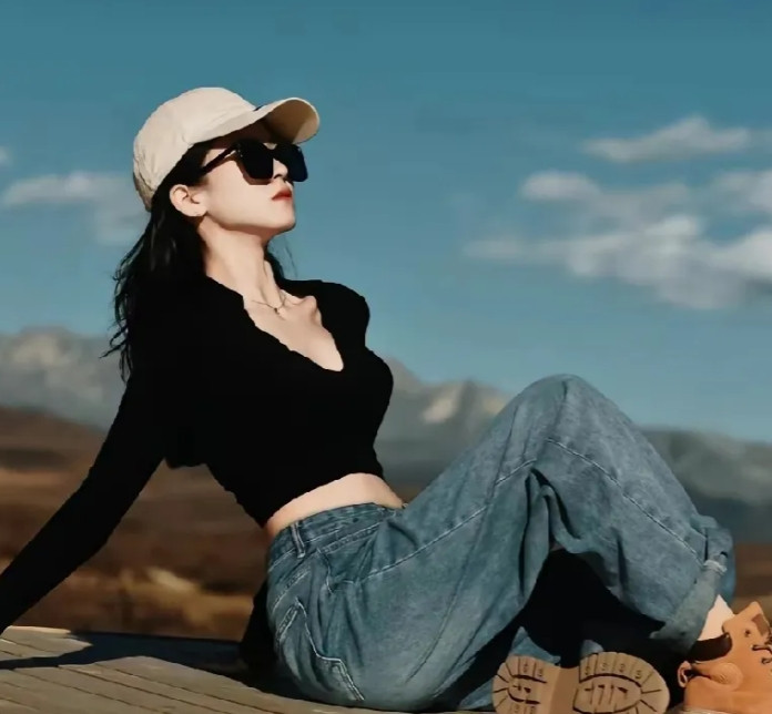 一个女人爱不爱你？看她的三个反应，如果有足以证明她很爱你。1. 眼神接触