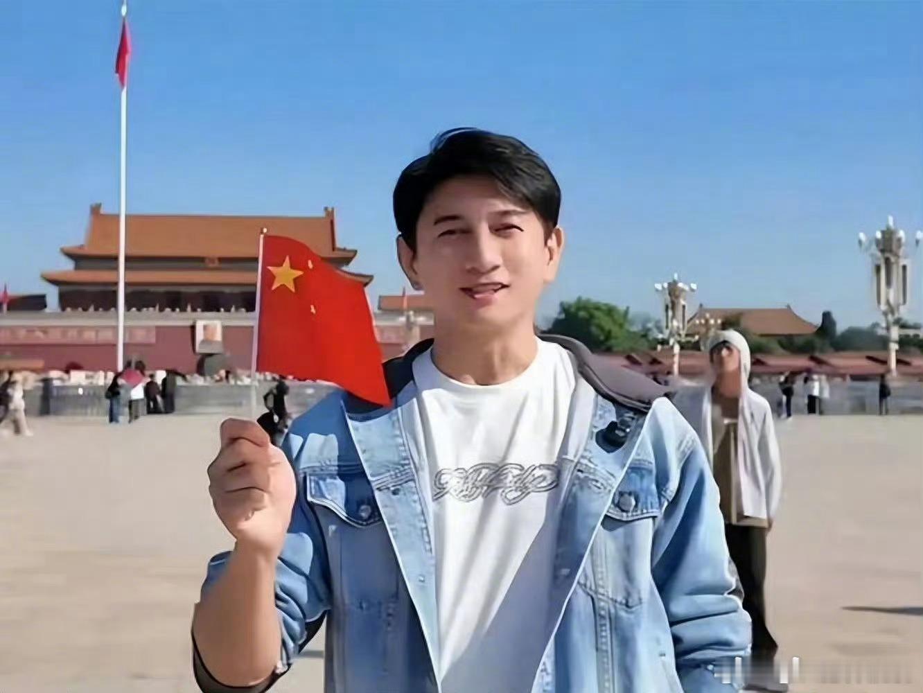 吴奇隆比蔡康永帅出了一个银河系一个老基佬一本正经的说着最无耻的话做着最双标的人台