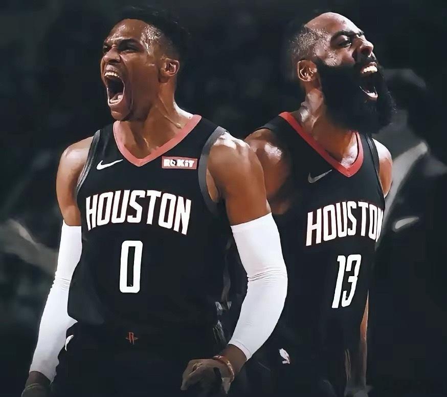 哈登和威少谁的历史地位更高？总得分：哈登27687分，威少26205分。常规赛