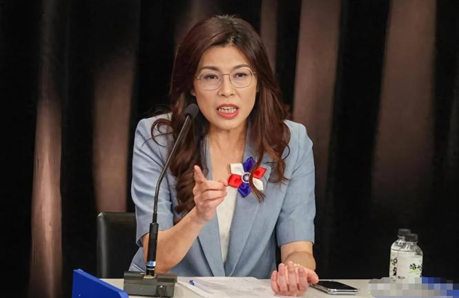 国台办定调，郑丽文宣战，大陆战机齐出动，蓝白联手对赖清德动手！    