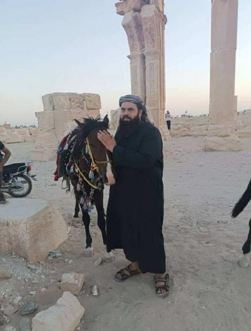 朱拉尼一上台，IS武装那些人都开始回家养老去了！47岁的IS战地指挥官巴德里，先