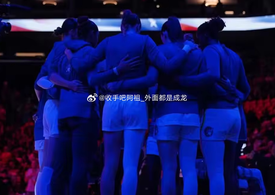 根据美媒今日的报道，达拉斯飞翼正式签下了年度最佳防守球员阿兰娜·史密斯，双方达成