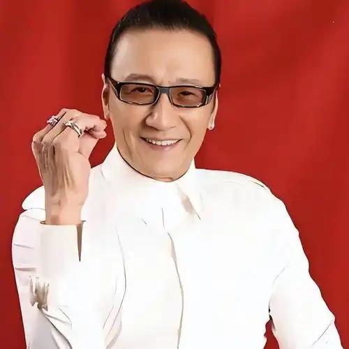 谢贤挣的钱都花在了兄妹身上，兄妹把他当成了父亲一样尊重。谢贤有兄弟姐妹八个，