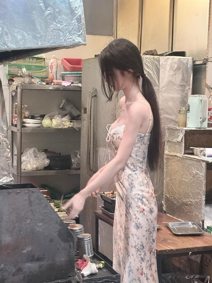 你觉得，她是老板娘还是老板女儿？