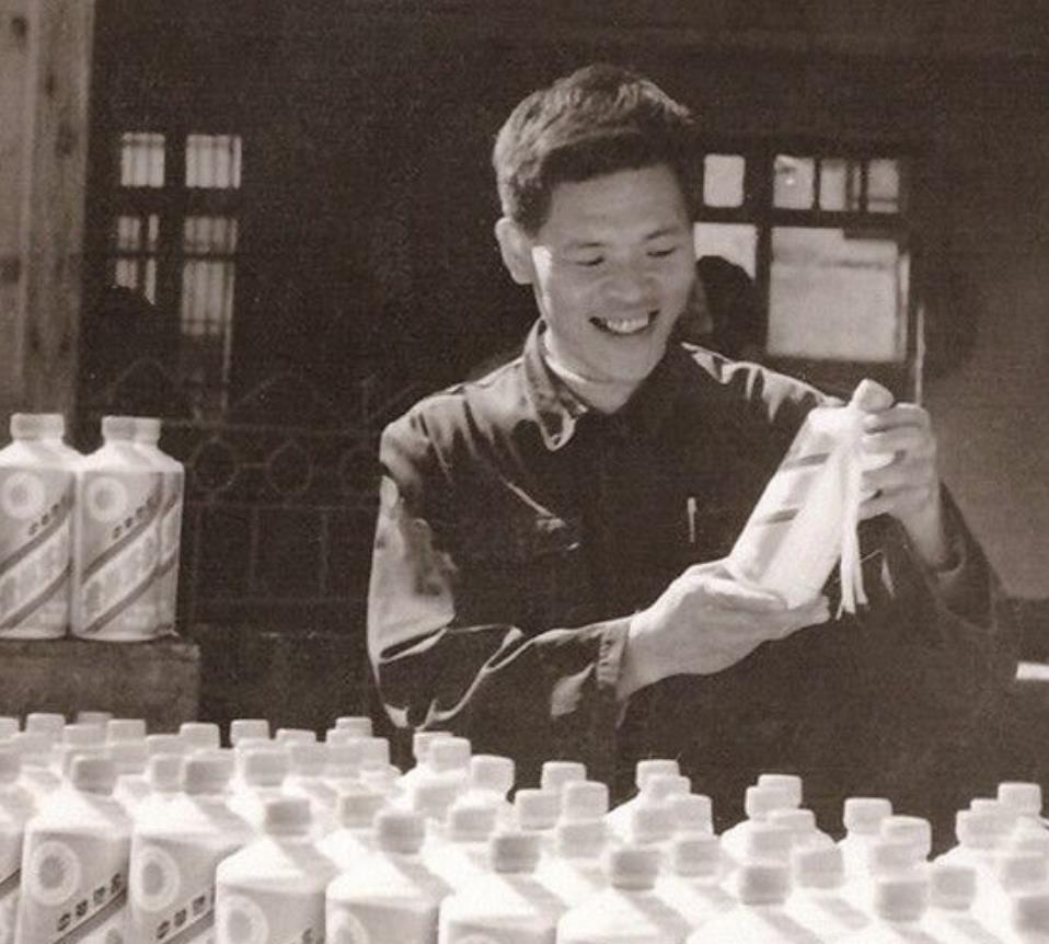 1958年，贵州负责同志周林接到一通紧急电话，电话那头朱老总严肃地讲：“听说茅台