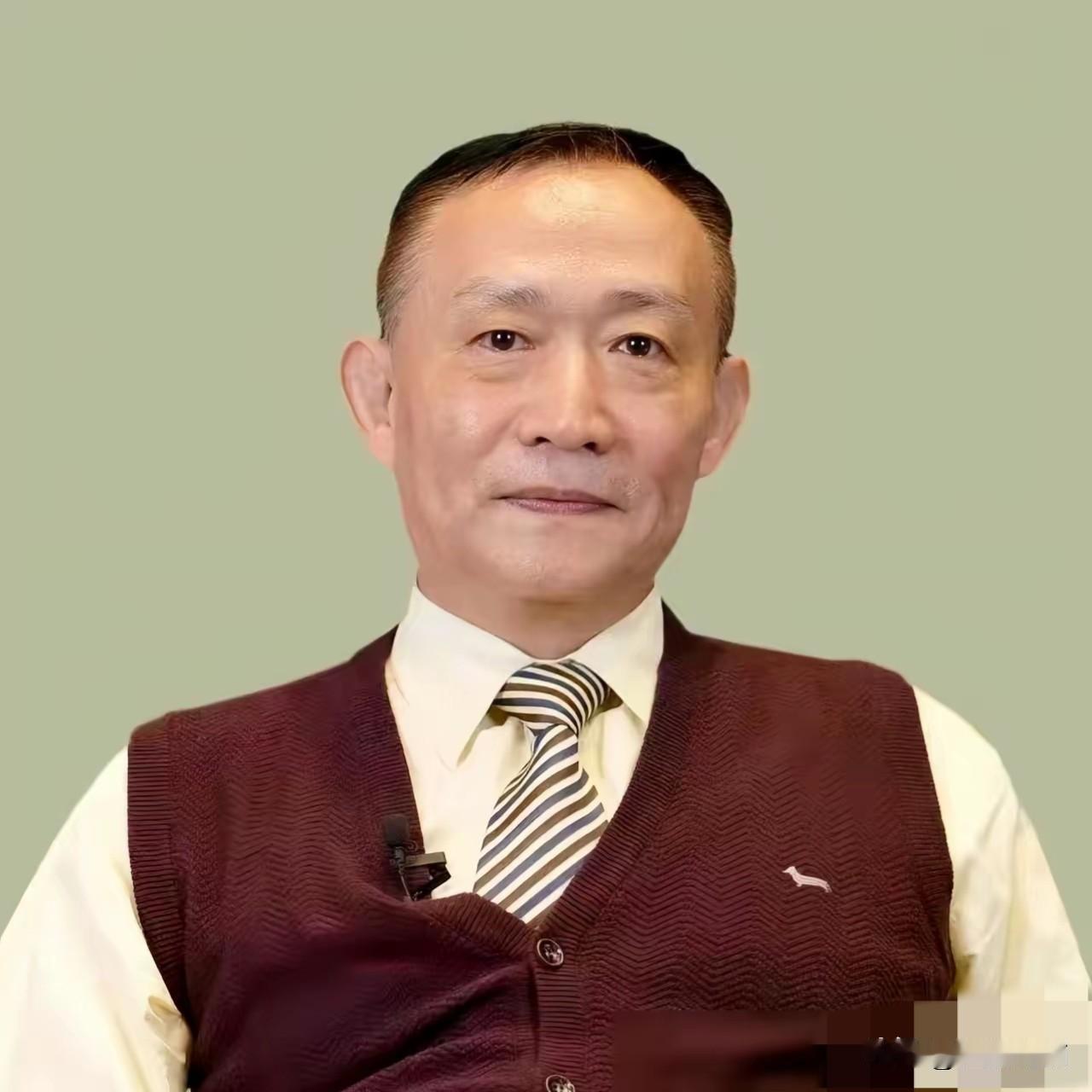 卢麒元这回真是把桌子给掀了，直接点名“十五五”里那些想搞私有化的苗头。​说实话