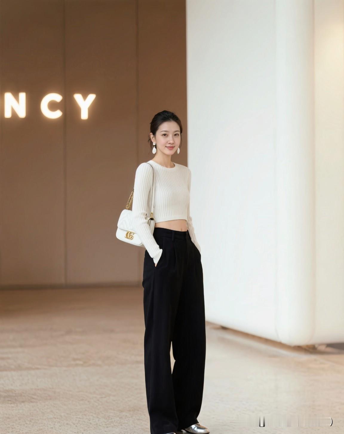 女人聪明是加分项，太精明却会让人敬而远之。活得通透点，别把心眼都用错地