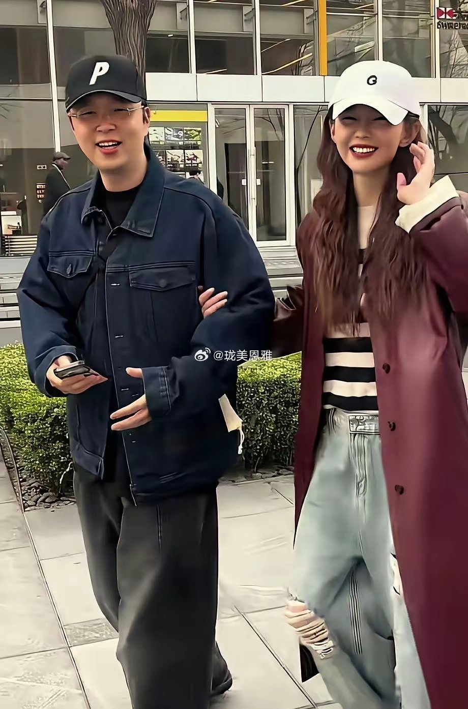 要不是看到杜海涛，我还真认不出旁边那位是沈梦辰！