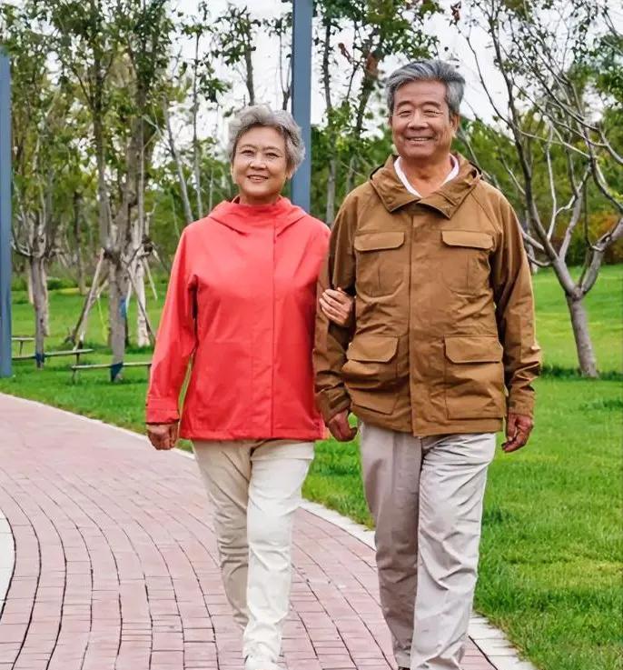醍醐灌顶的一段话：“永远要记住，不要感恩任何人，养大你的是父母，没钱你进不了学校