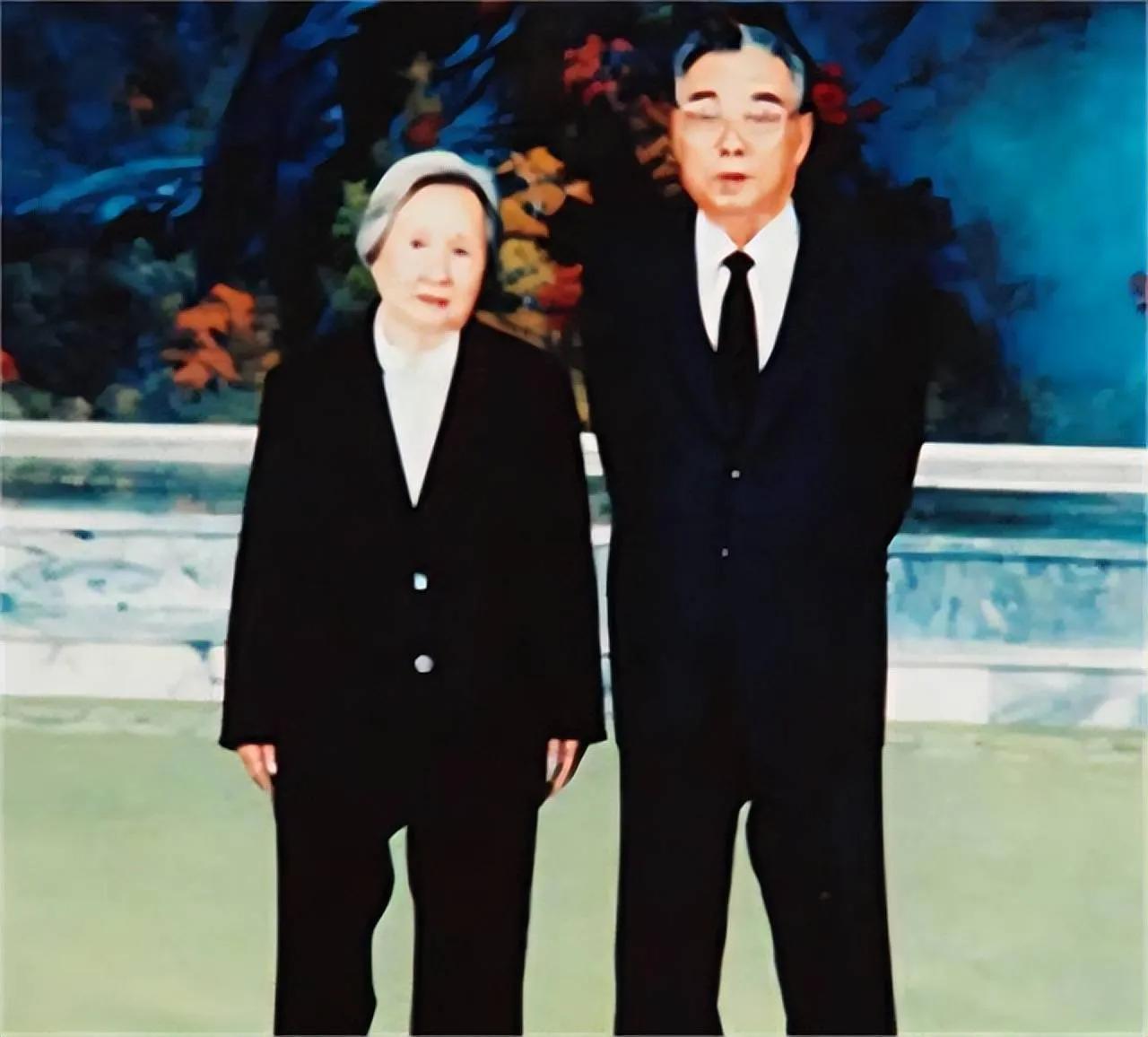 1995年朝鲜遇灾，重庆一老太捐赠100吨面粉，金正日：她是我胡妈妈那会儿