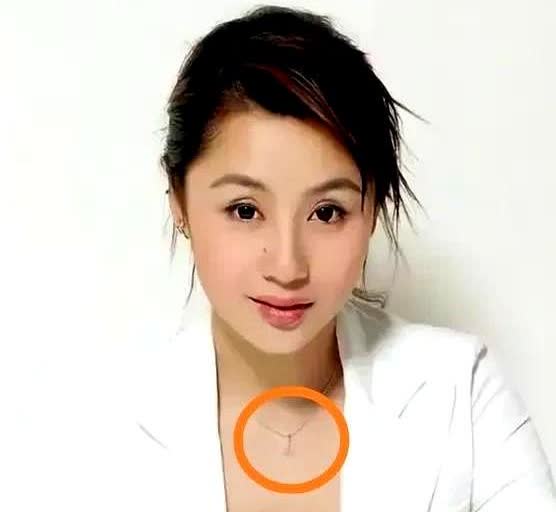 曹颖患癌为什么不被同情？曹颖的癌症不被同情，主要有两个原因，一是她癌症宣