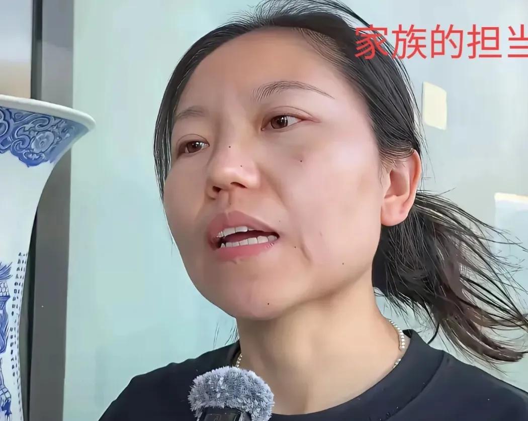 她明知郭家9人上门寻仇，也清楚势单力薄，但为保全家庭、不让弟弟卷入打斗，果断制止