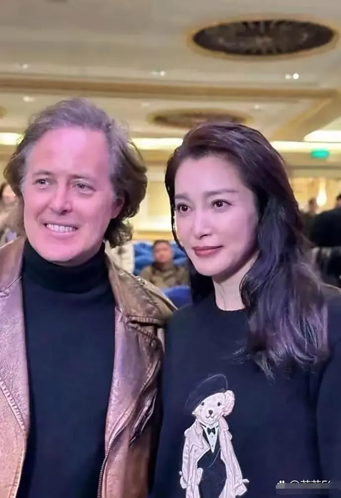 李冰冰51岁：弃医美显自然
