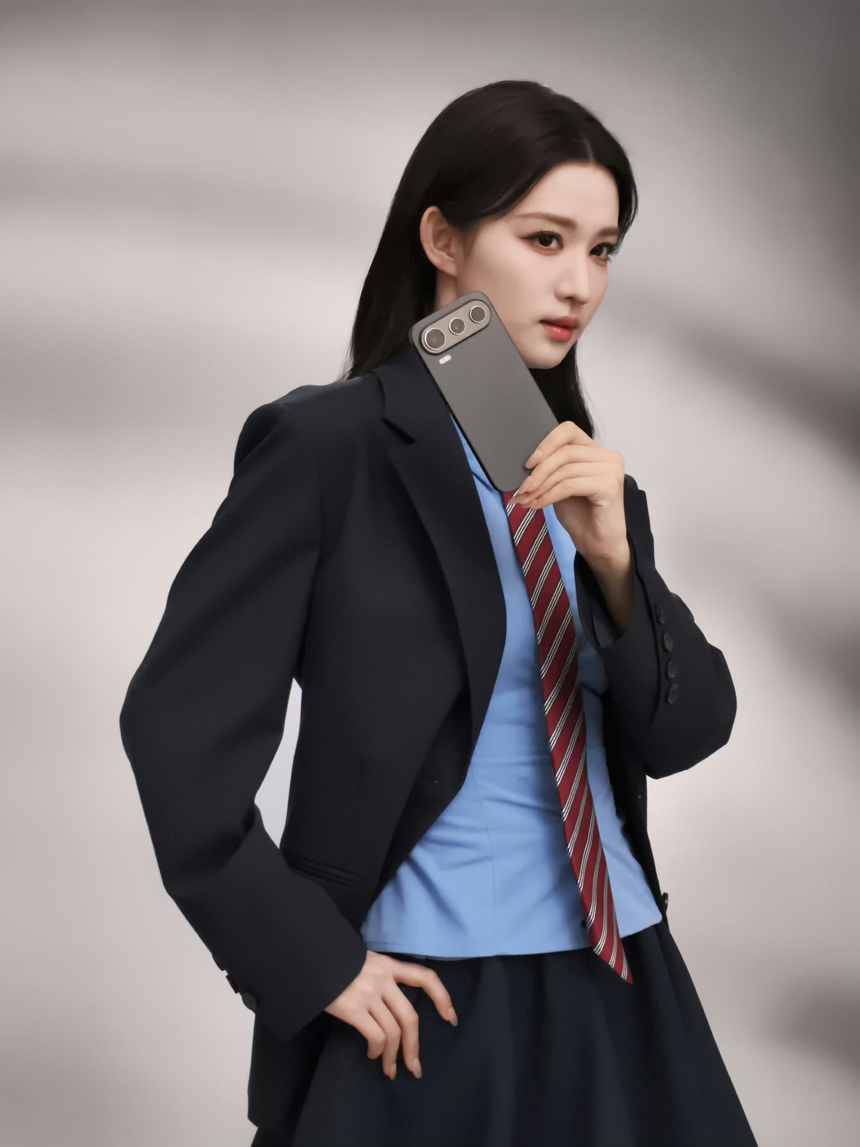 王楚然空降荣耀600发布会风采满满的舞台时刻来袭，王楚然曼妙起舞韵味悠长，模样