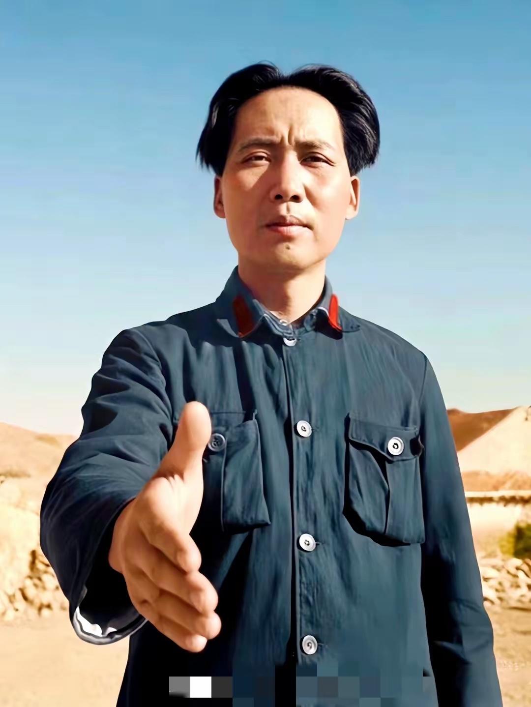 看到几张伟人的照片都有一种感觉无论在什么状态下无论是在走路、抽烟、还是注视