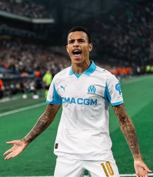 【牙买加还是英格兰】TA托马斯·图赫尔没有考虑让青木入选英格兰队。牙买加想要他，