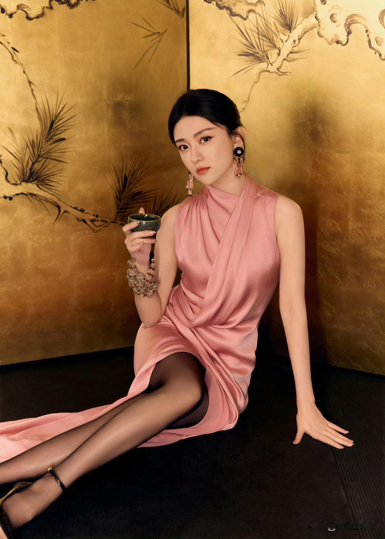 梁洁，1994年6月16日出生于河北省石家庄市，中国内地女演员，毕业于中央戏剧学