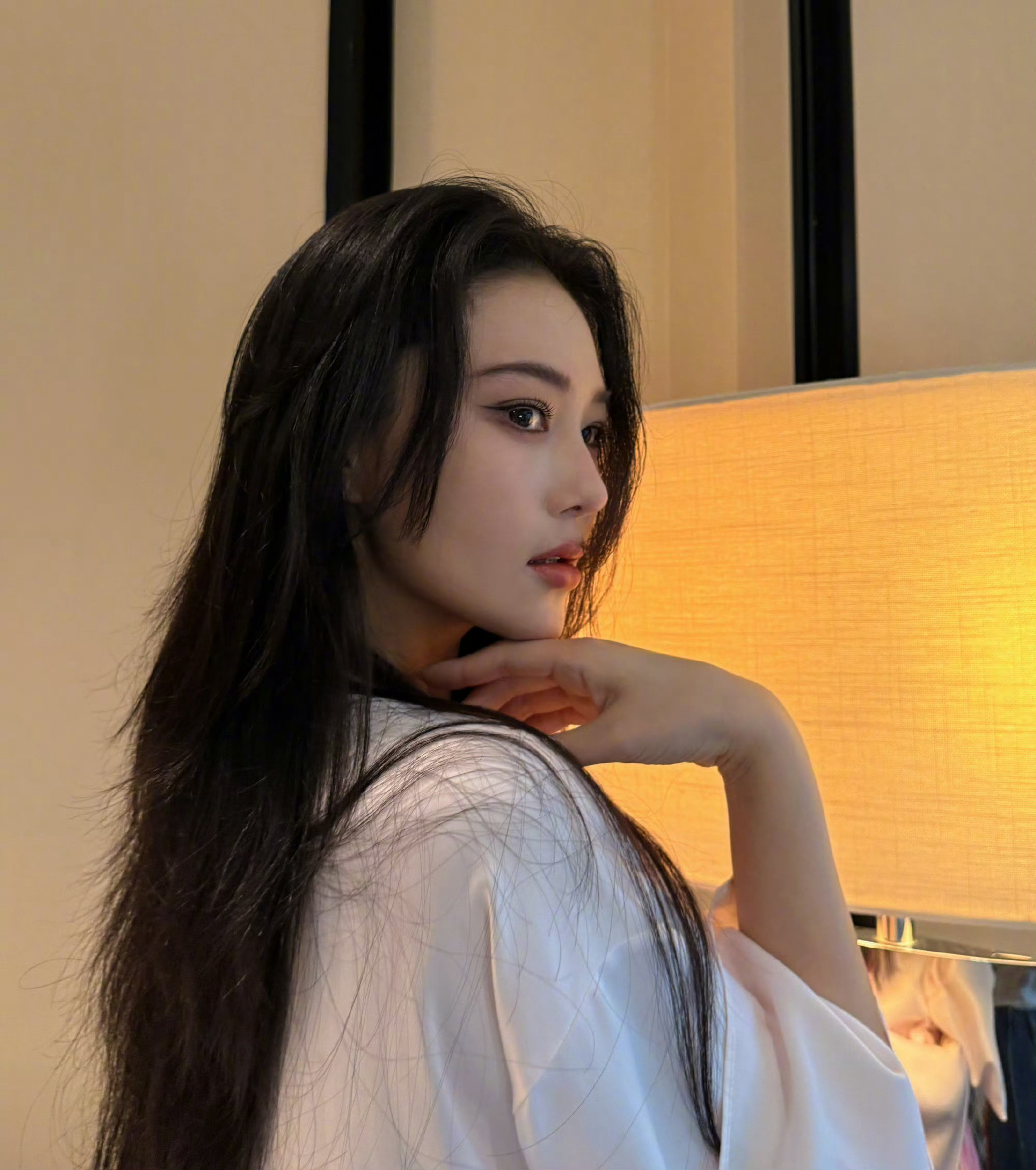 张馨予礼服快赶上你体重了（bushi姐姐现在这么瘦，走路会不会很难啊🥲[