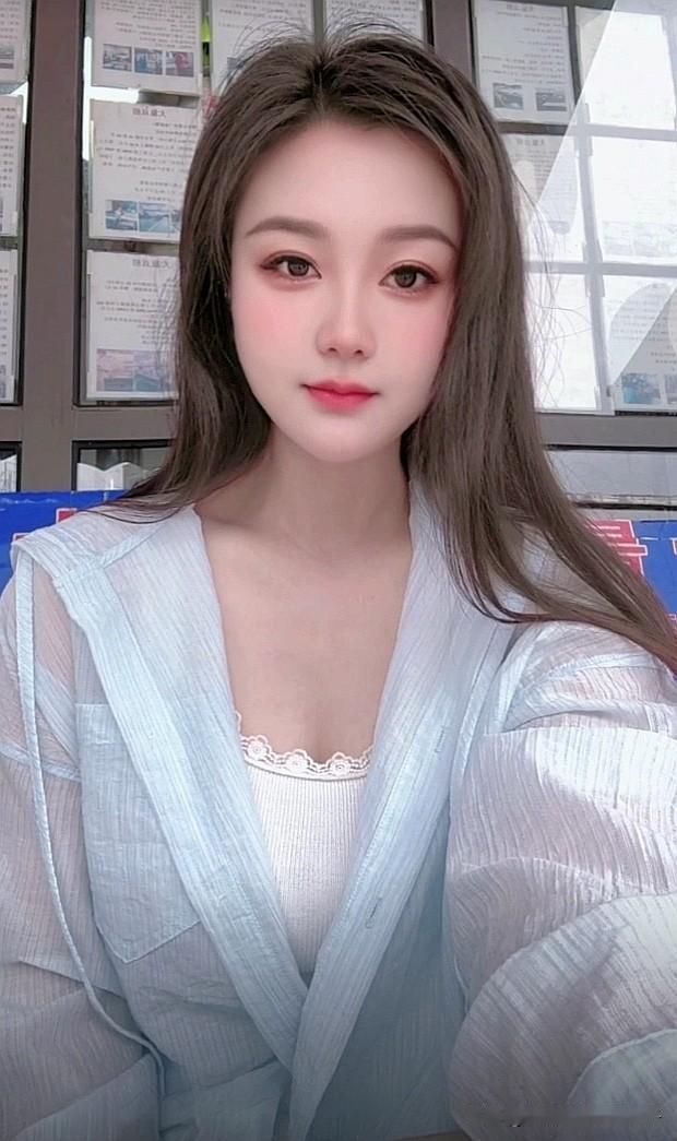 温柔甜美的邻家女孩，清新自然的美！[害羞][害羞]