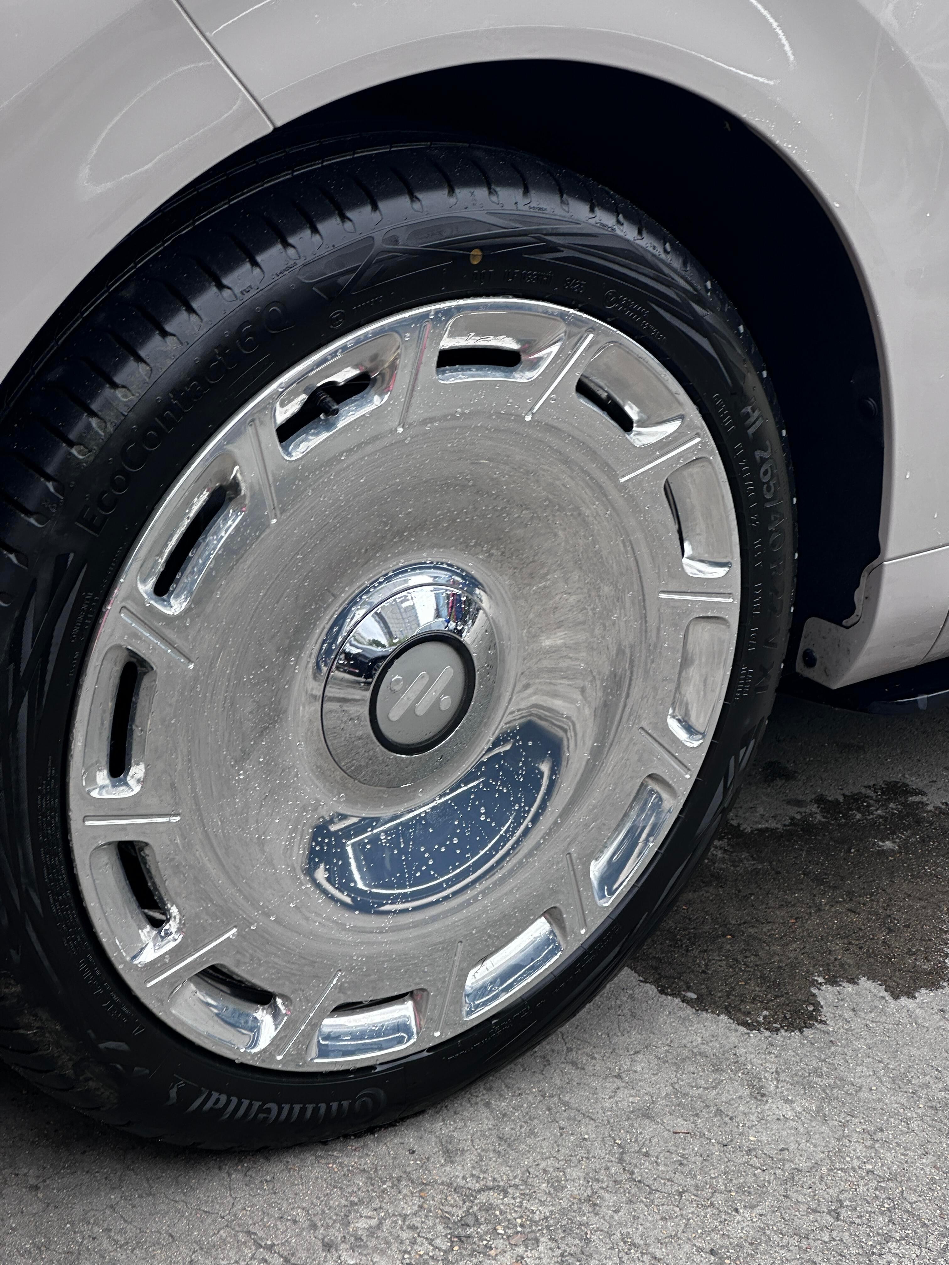 户外人有自己的爱你老己现在冰箱大彩电已经不足以证明实力了，智己带着它的移动淋浴间