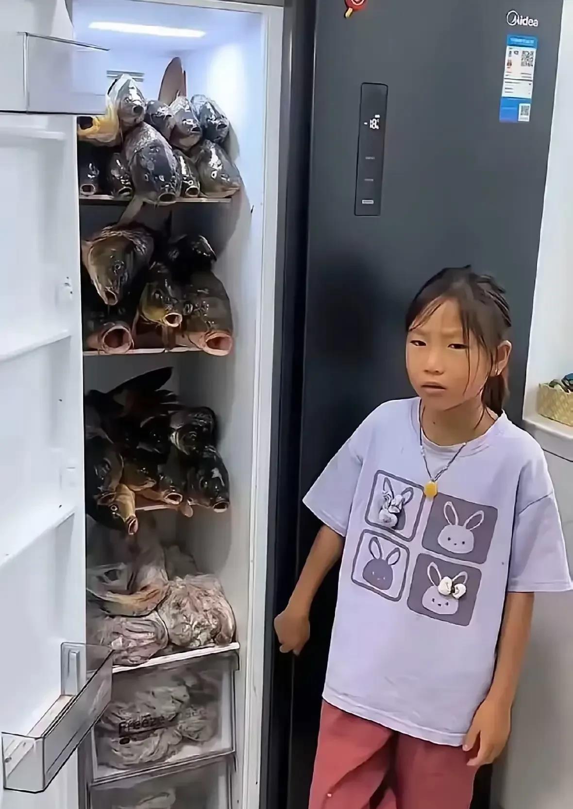 不怪小姐姐一脸茫然，换谁谁不是。