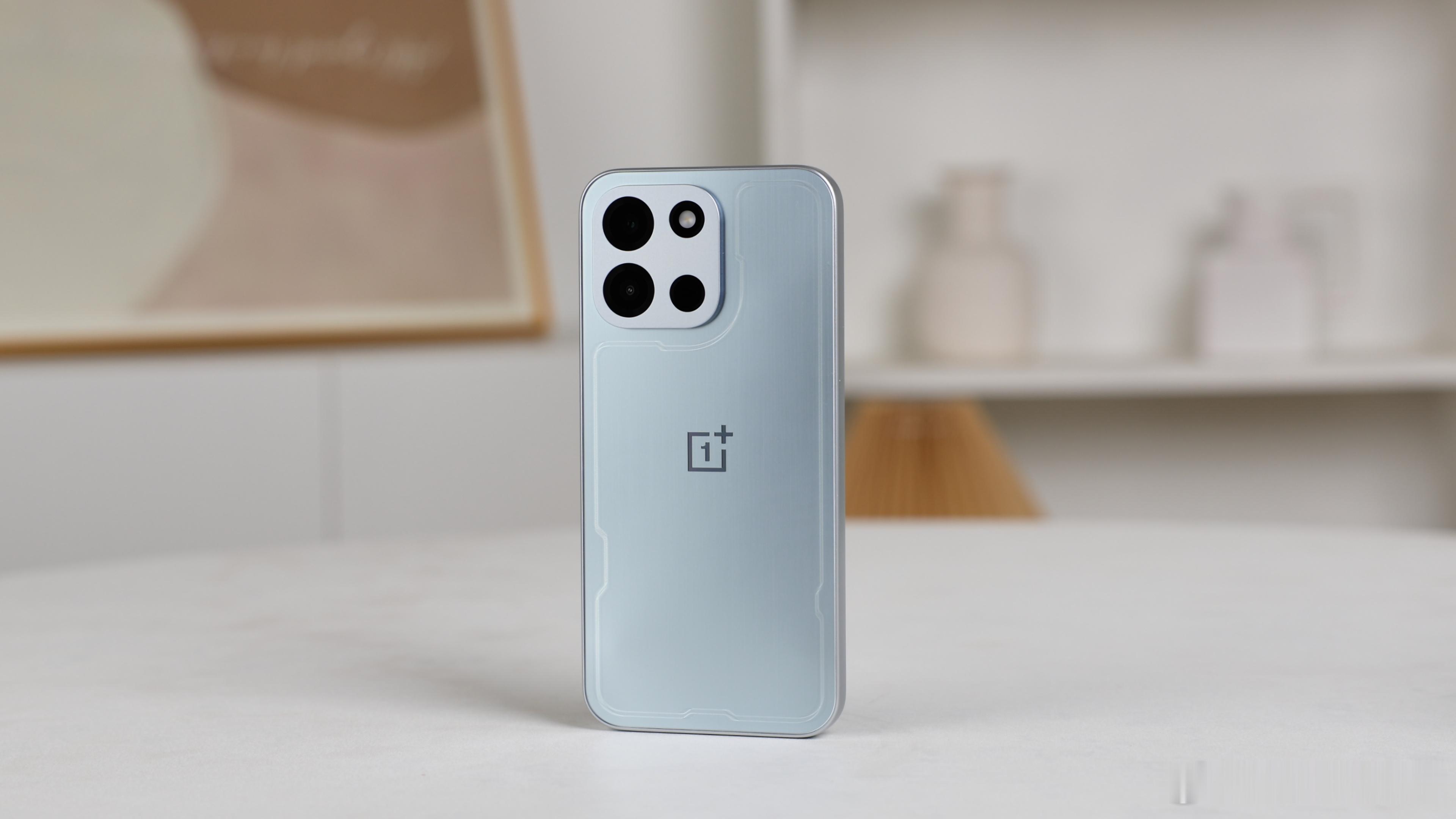 一加Turbo6上手的感觉是真不错呀。直接戳中所有痛点，说它重新定义中