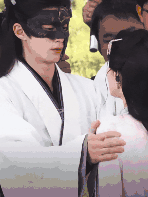 哈哈哈哈哈哈哈哈，为什么孟子义跟任何一个剧宣都毫无cp感全是笑料，哈哈哈哈哈感觉