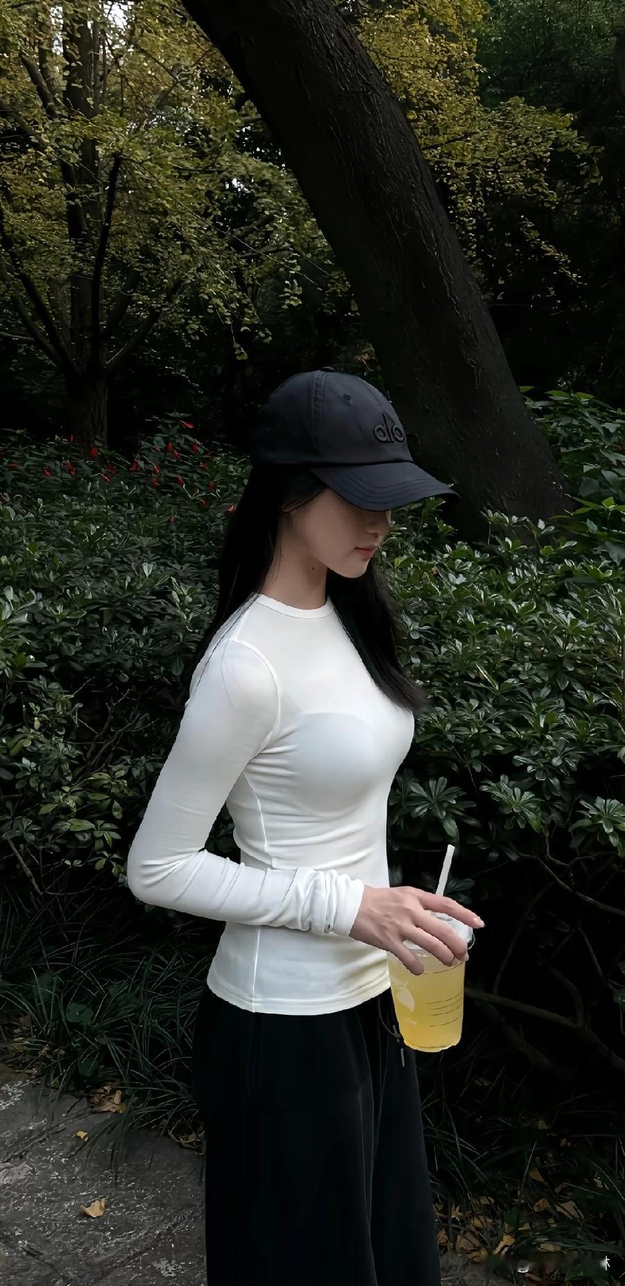 踏踏实实地爬山，昆仑山也能上去，爬三步就后悔的人，连小小的土坡也上不去！