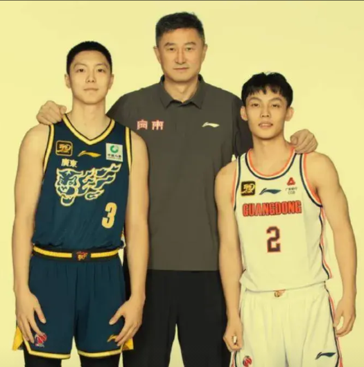 如何看待徐杰事件？目前我坚持不相信这些谣言，理由有4点:1.广东宏远俱乐部向