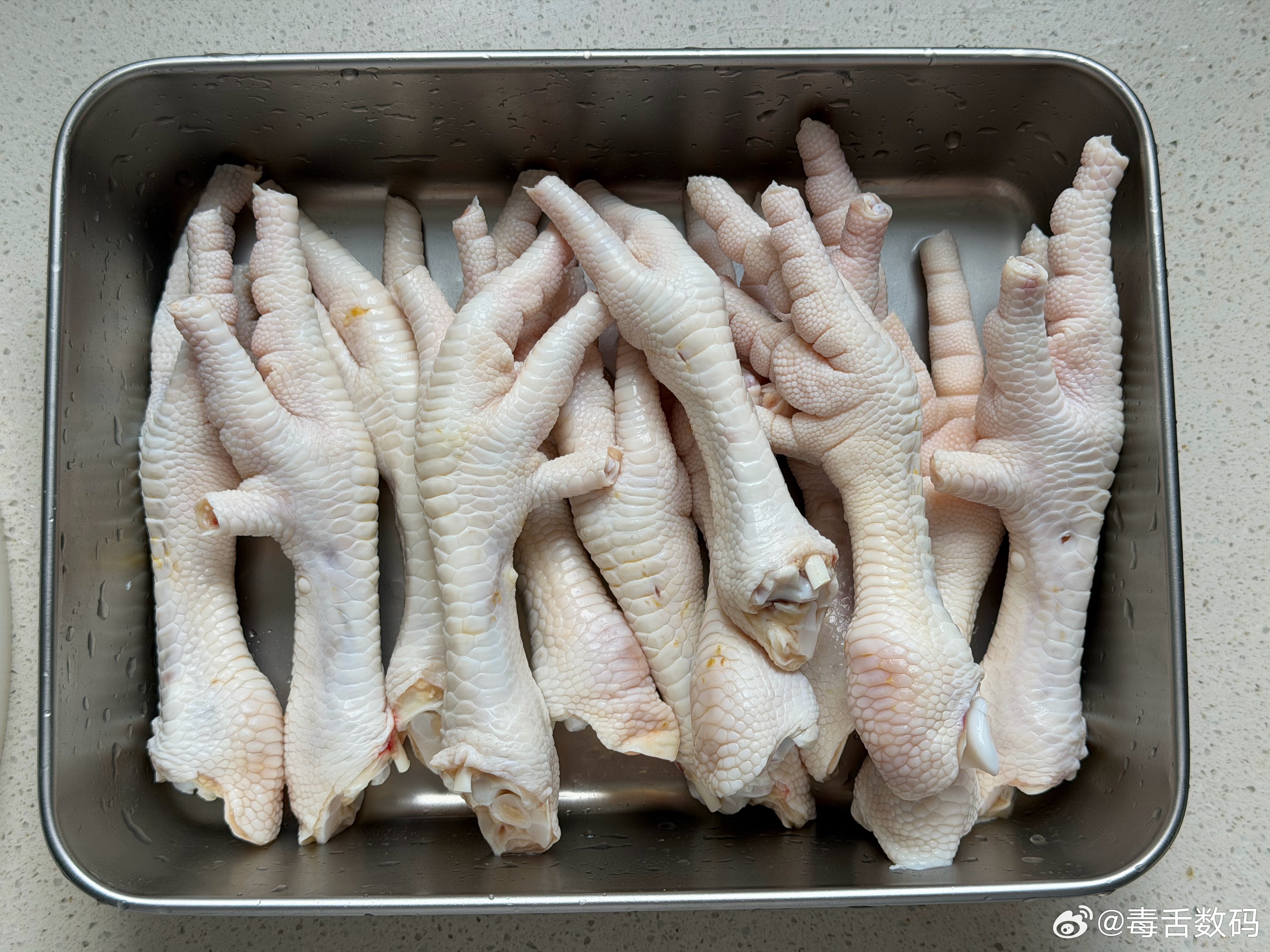 对象前段时间在网上买虎皮鸡爪因为315给退了，于是我答应她，我给她自己在家用空气