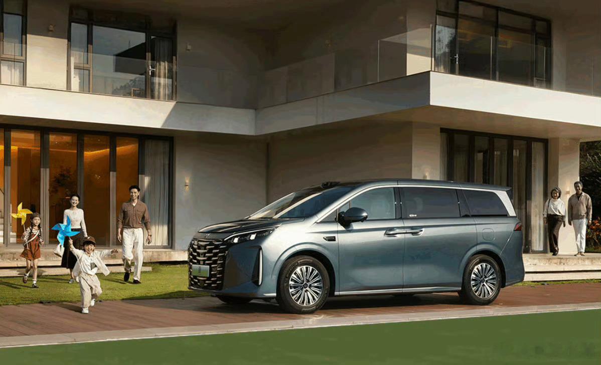 2026款比亚迪夏上市，定价倒是挺狠的，置换价19.68万起，4款车型，售价区间