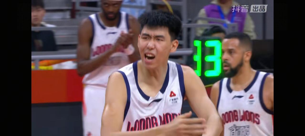 广州龙狮战胜江苏队！徐昕制霸全场，迎来自己职业生涯得最高光时刻，全场砍下27分