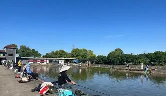 钓鱼却被鱼钩“暗算”？威海一钓友收个竿，眼睛差点废了！今天无意刷新闻，看