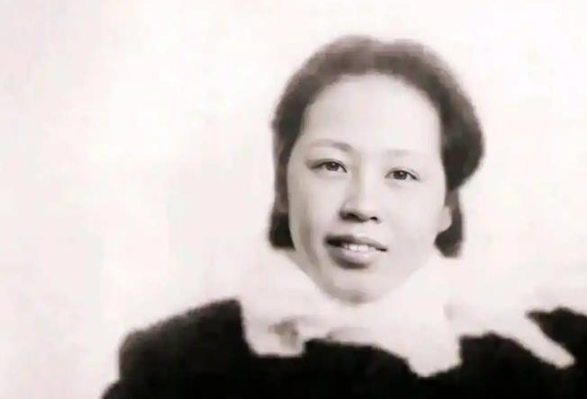 刘伯承想接她进南京，她为何只回了8个字？1949年，刘伯承得知老家的程宜芝还活着