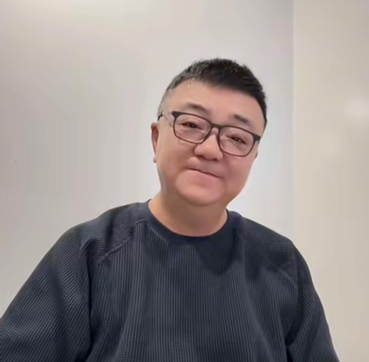 董路自己坦言，论名气，曹云金的腕儿其实比他更大。可当初他带队拿下国际赛事冠军，曹