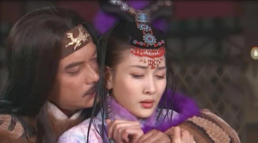 1375年，朱元璋直逼王保保，活捉其16岁小妹观音奴。朱元璋一把将她拽下马背，拦