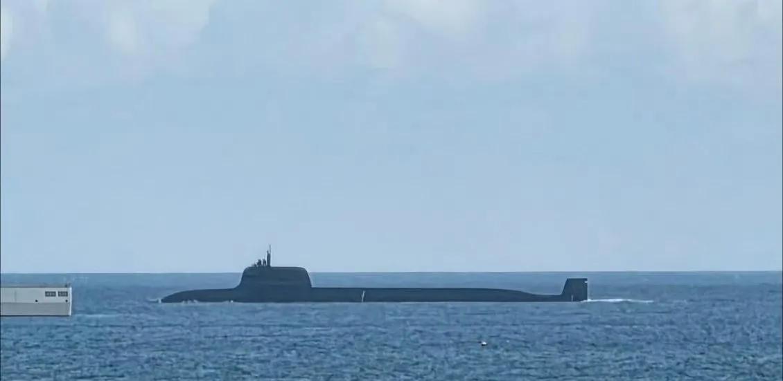 咱们的新型核潜艇能达到洛杉矶后期的水平就不错了，不要盲目自大。我记得当年歼10