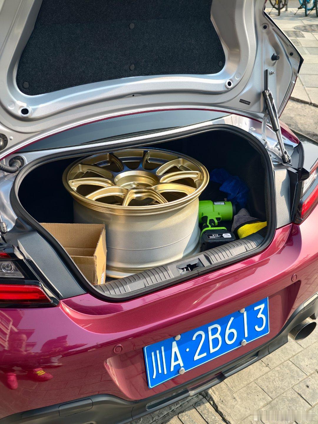 额……我是改还是不改呢？叔叔您是在原地守我是吧改装