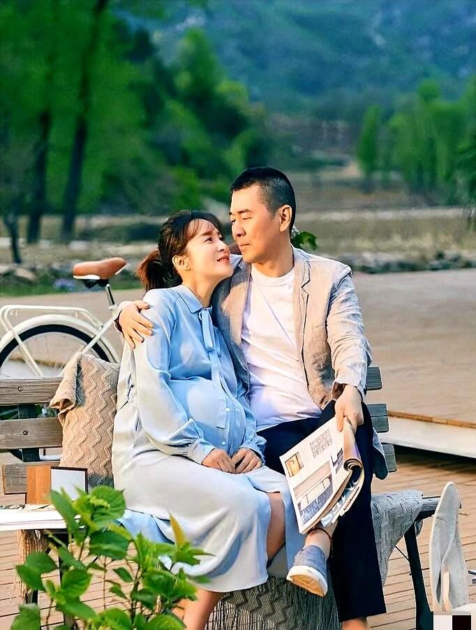 拍戏时两个人经常意见蒋勤勤当初在剧组跟陈建斌闹得不可开交，是真想换人。后来陈