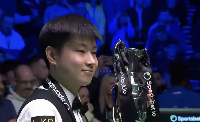 赵心童的“变”与“不变”:先说说赵心童的“不变”:坚持快准狠的打法，这是赵心童