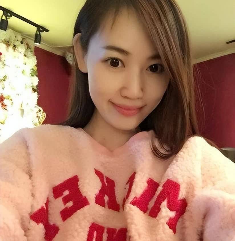 马蓉怎么也不会想到这次难了，不是新风波，而是悉尼华人圈传出的近况。他带着女儿在澳