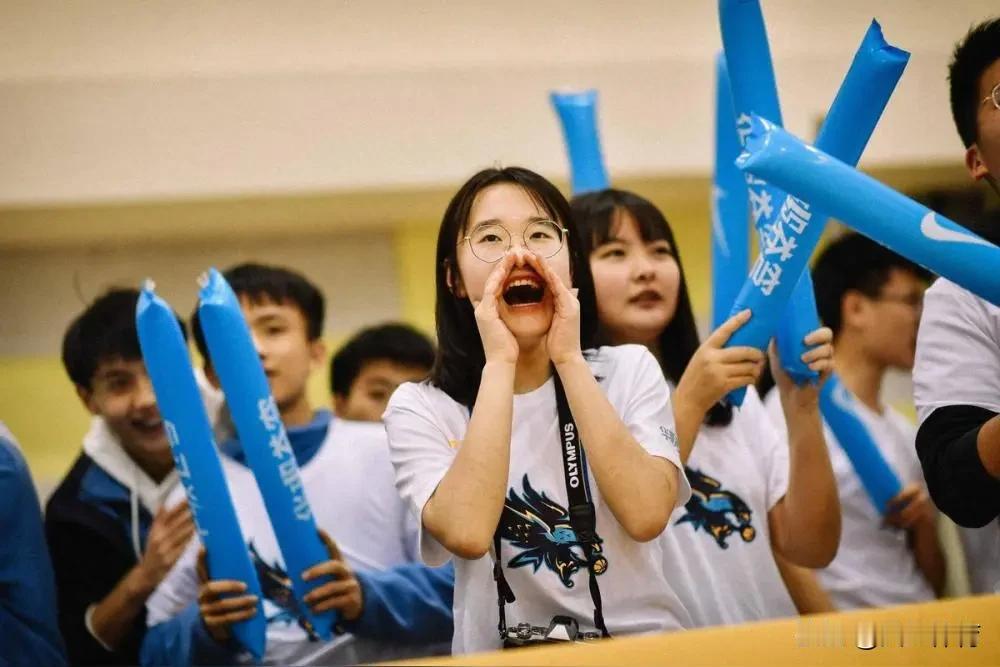 这有多大仇？耐高联赛惊现148：2的恐怖数据！近日，在耐克高中联赛上海基层赛