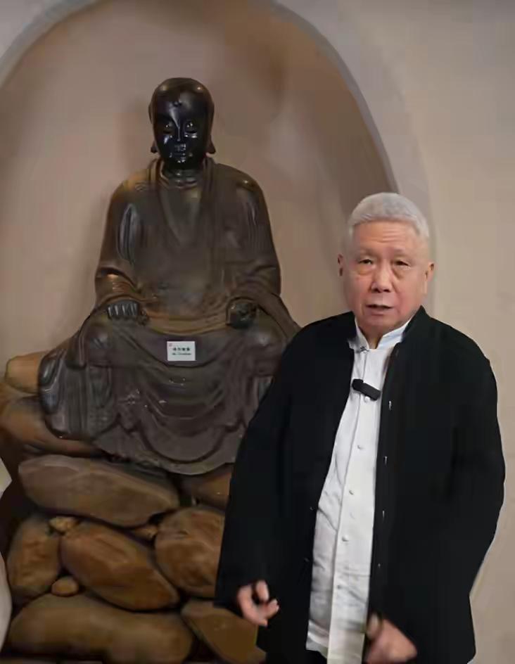 马未都的回应很及时，也很有说服力。首先，被盗佛像高度130厘米，观复博物馆的