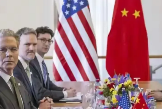 特朗普惊奇发现一个世纪漏洞，只要不招惹中国，那就没一个能打的，但拿不下中国不甘心