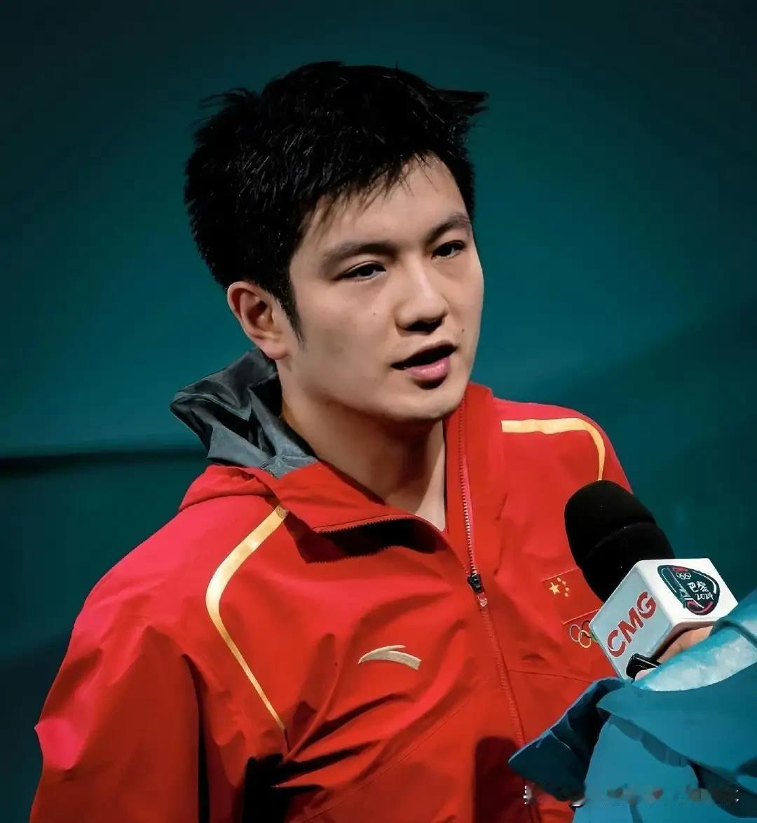 樊振东要是回归必须风风光光地回归！首先，给他恢复世界排名！其次，给他报4月份