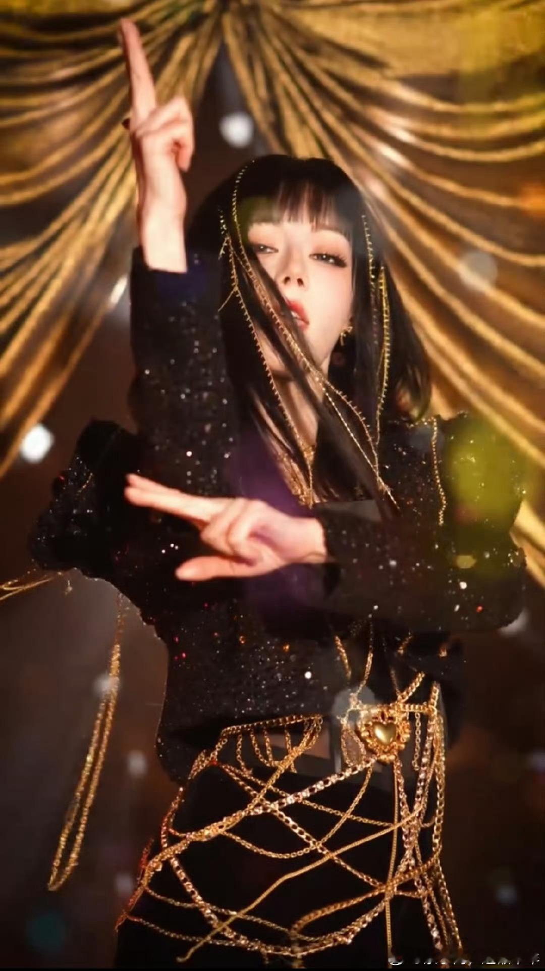 迪丽热巴从漫画里走出来了🤩🤩🤩这个喷不了，这个是真的撕漫女[并不简单